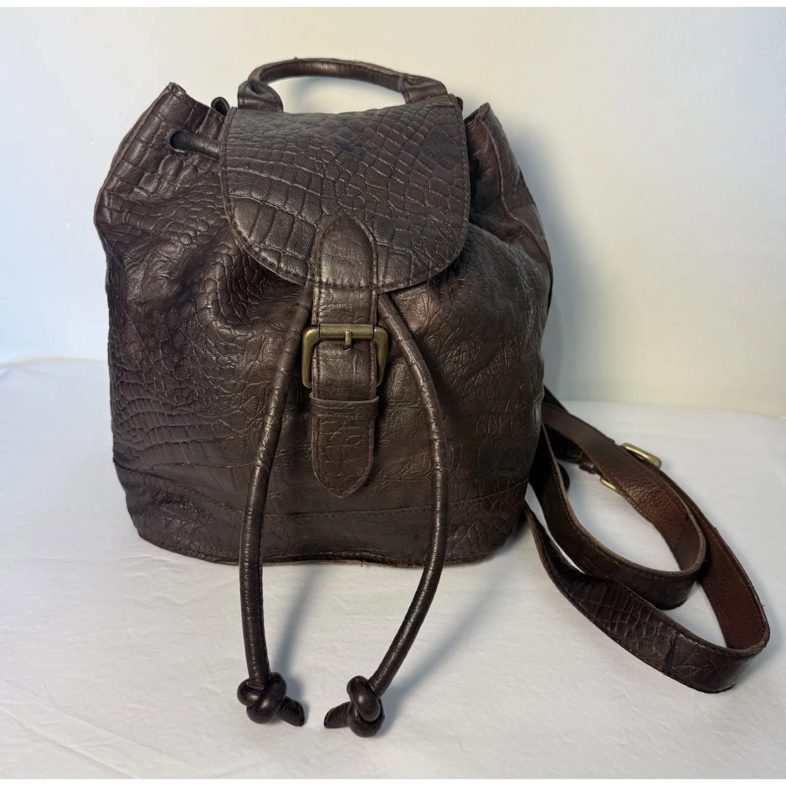 Free People 100%Sheep Leather Backpack Brown Croc Embossed Drawstring Buckle Bag - Image 2