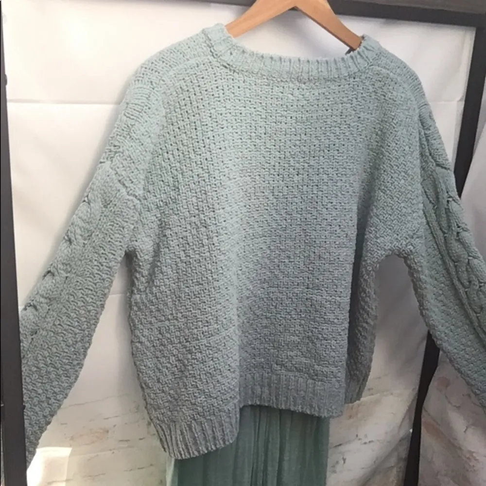 F21 Chunky Cable Knit Brushed Suede Chenille Oversized Sea Foam Green Sweater - Image 8