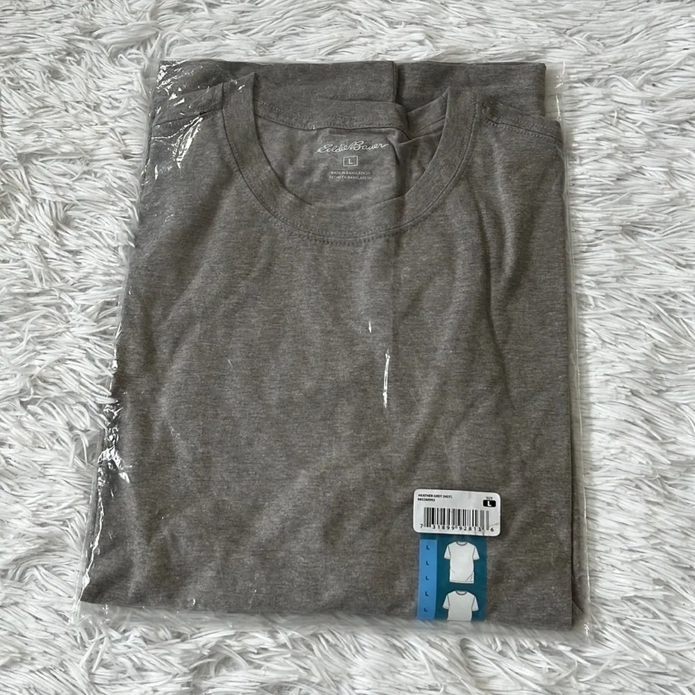 Eddie Bauer Men’s short sleeve Basic Tee in heather gray size Large - Image 2