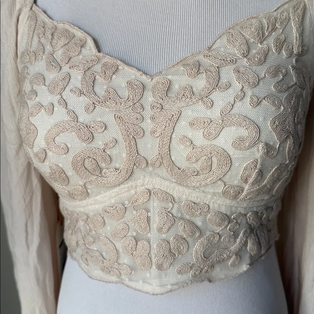 Shyanne Embroidered Mesh Dot Poet Sleeve Crop Too - Image 4