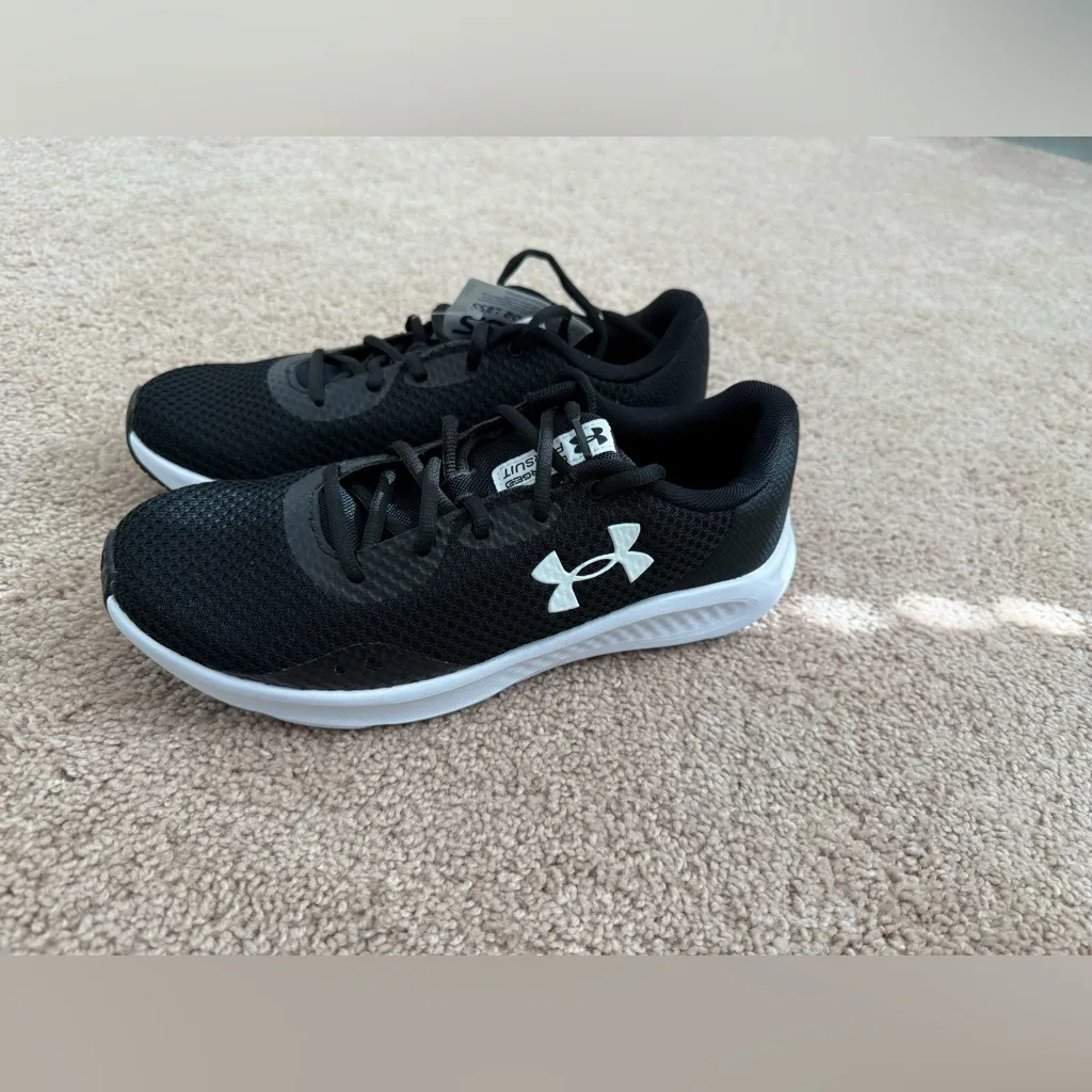 Nwt Under Armour women shoes - Image 2