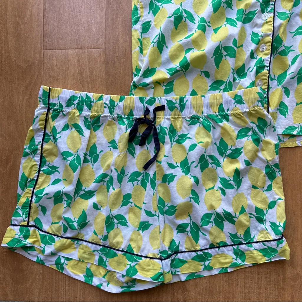 Liz Claiborne Sleepwear Lemon Print Pajama Set, Shirt and Short Set, Size Medium - Image 2