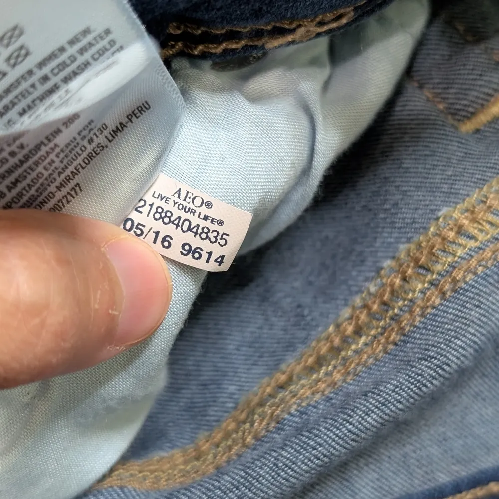 American Eagle  Women's Kick Boot Size 4 Bootcut Jean - Image 10