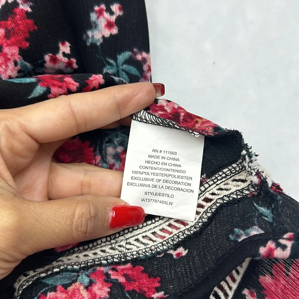 Lily White Top Womens Blouse Ruffle Black Floral Sz M - Image 7