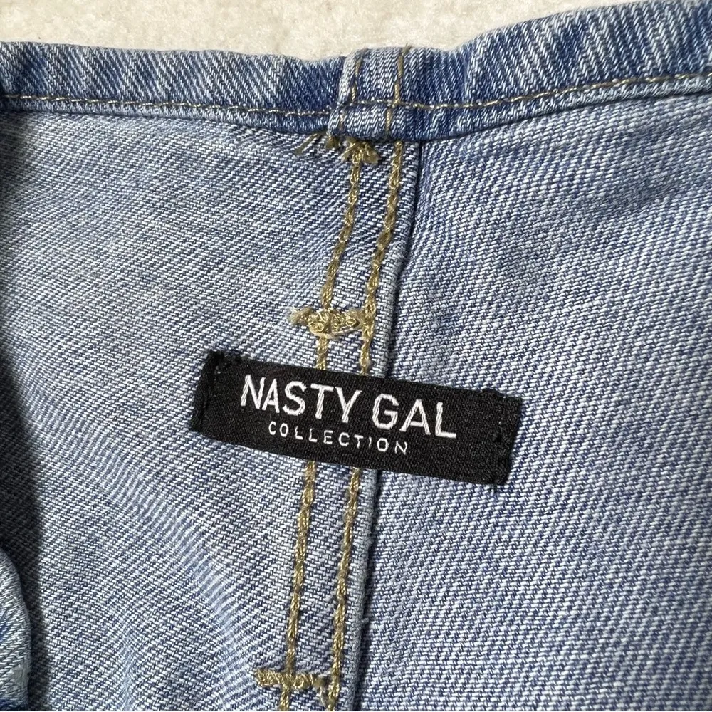 Nasty Gal High Rise Paperbag Denim Shorts - Image 8