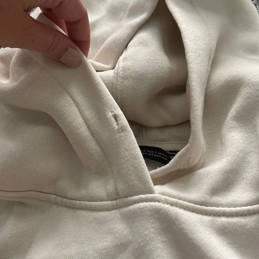 Zara Cropped Cream Hoodie - Image 6