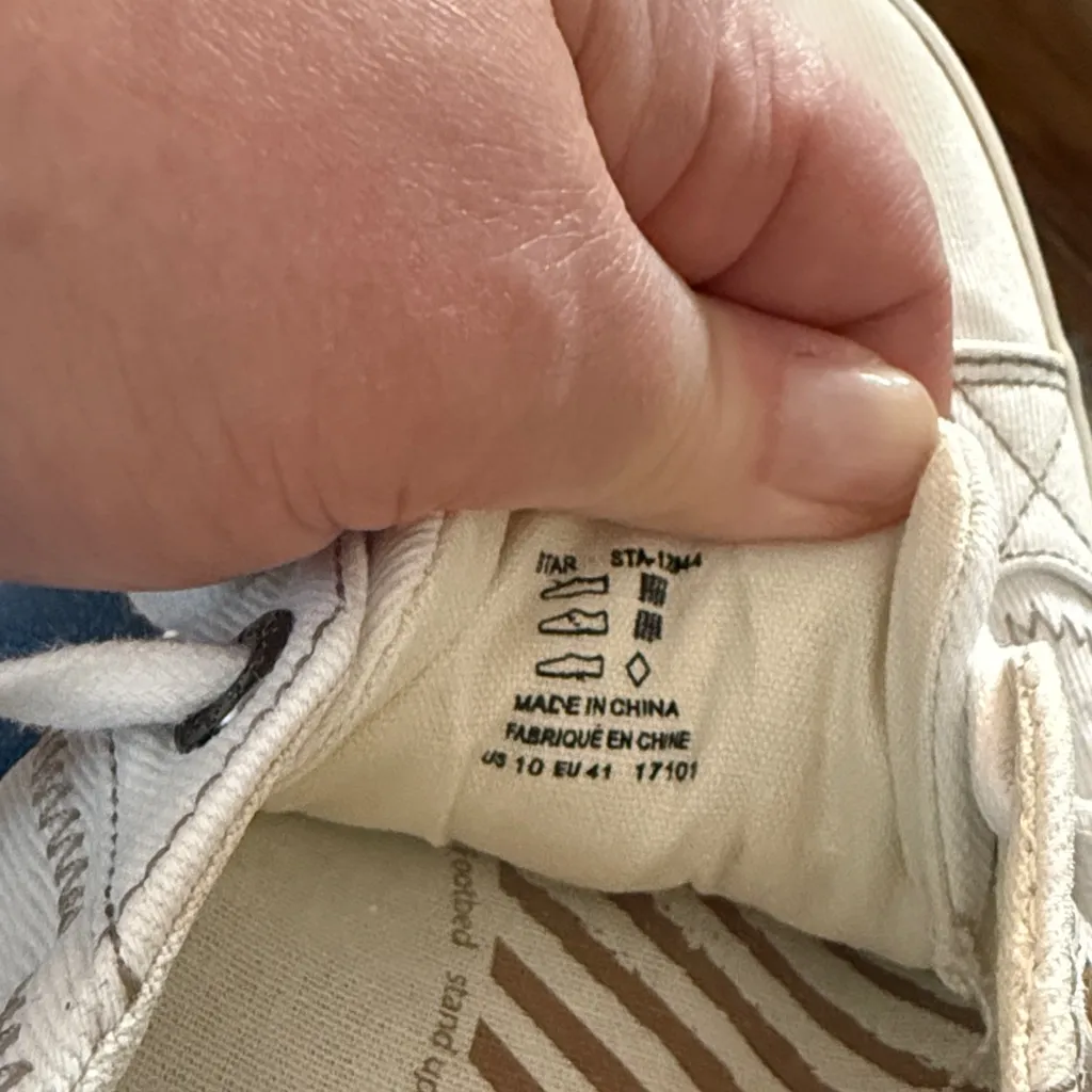 Taos White Star Canvas Sneakers Size 10 - Image 6