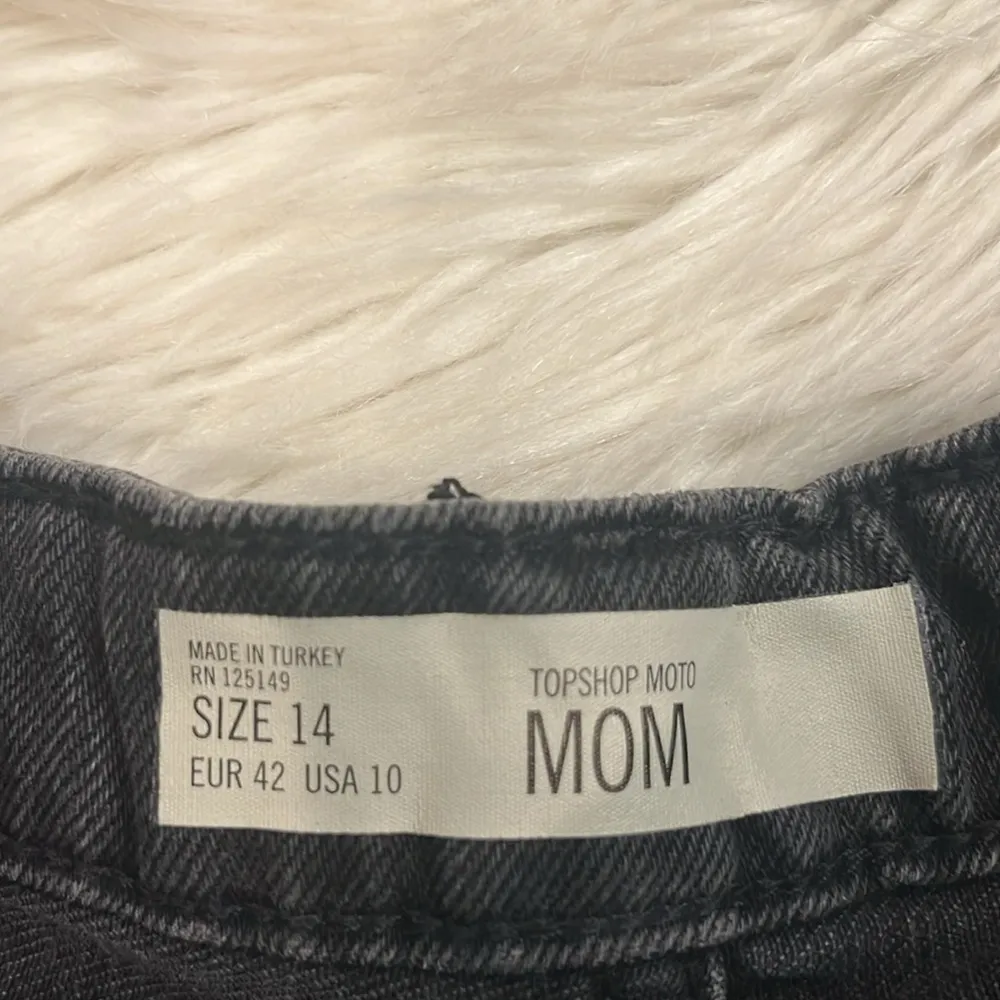 Topshop Moto Mom shorts distressed frayed raw hem washed black 10 - Image 5