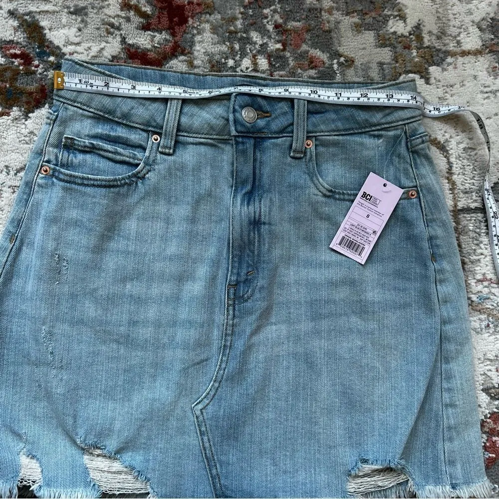 NWT Wild Fable Light Wash Distressed Denim Mini Skirt Size 8 Jean Micro Skirt - Image 5