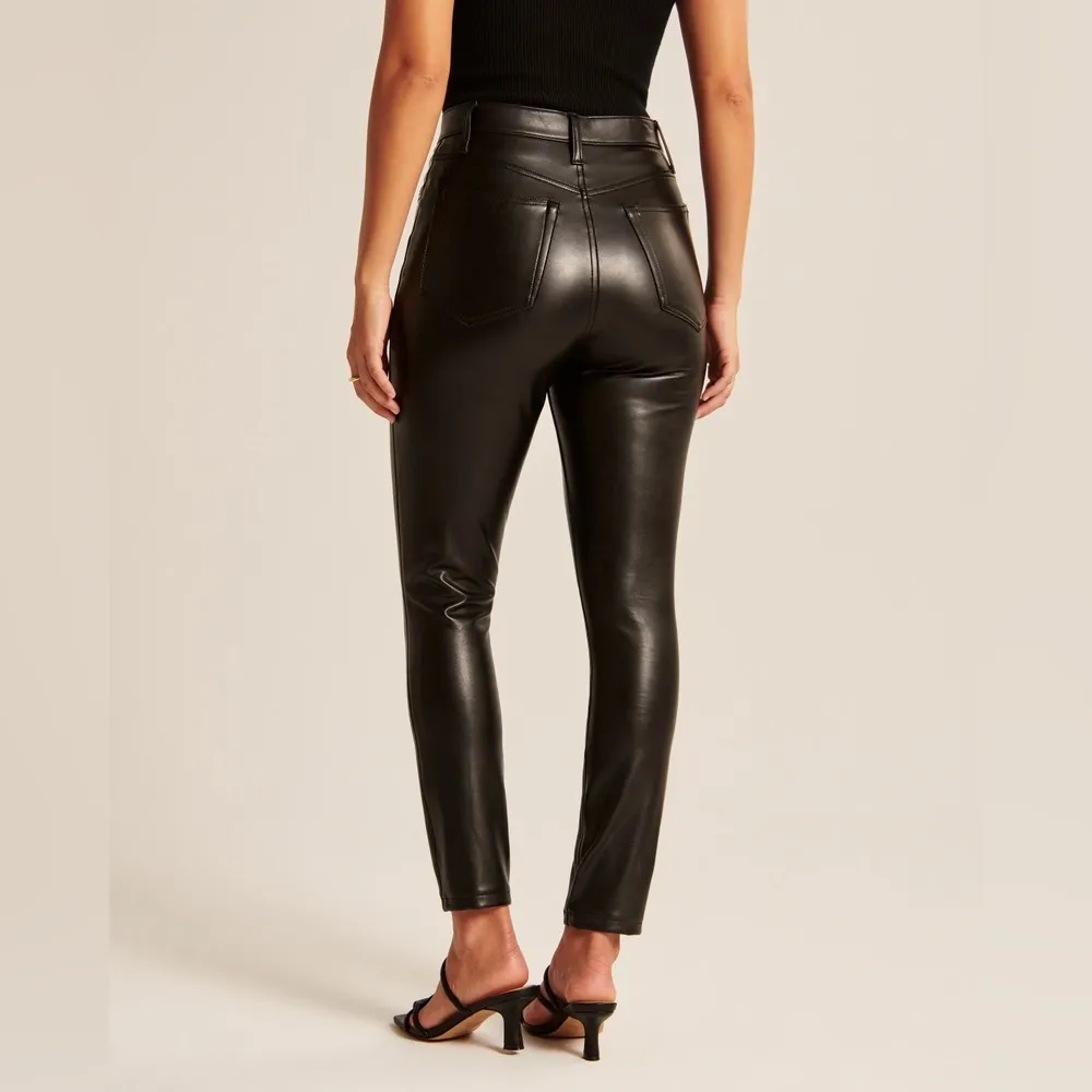 Abercrombie & Fitch Black The Skinny High Rise Faux Leather Pants Size 6 Long - Image 5