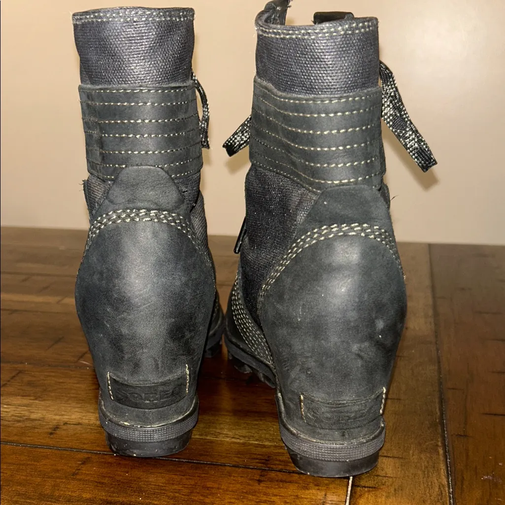 Sorel Joan of Arctic Wedge II Black Waterproof Lace-Up Boots Size 7.5 GUC - Image 4