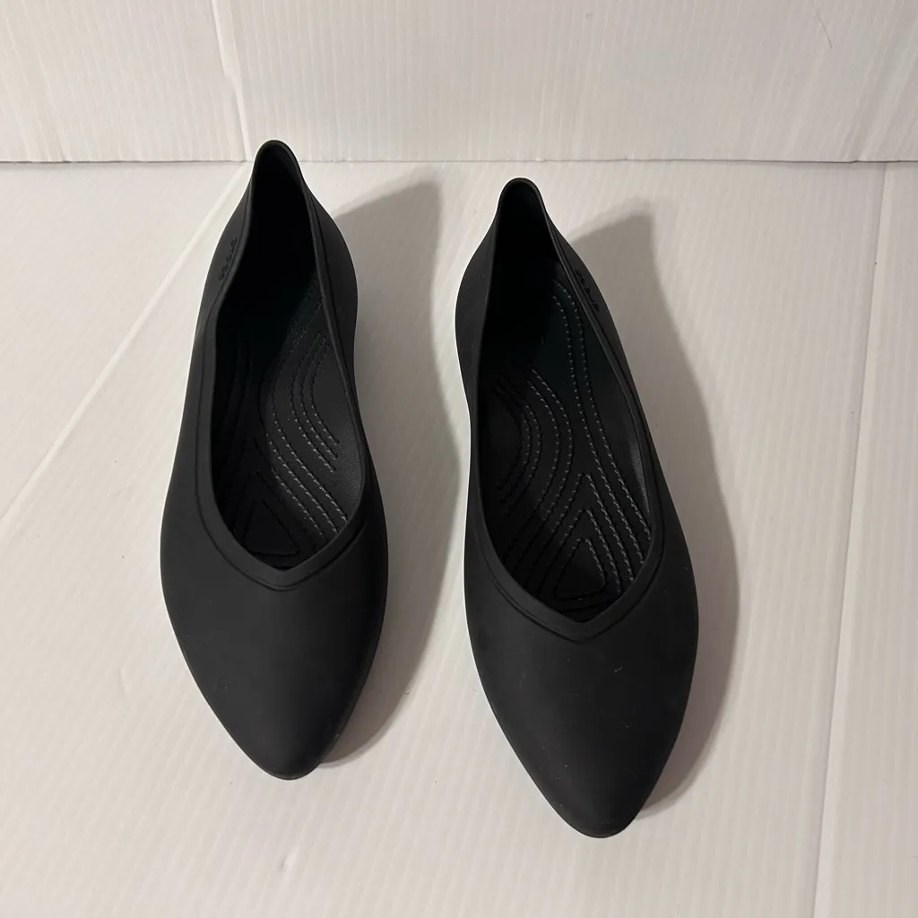 Crocs black rubber slip on pointy toe flats shoes women size 8 - Image 3