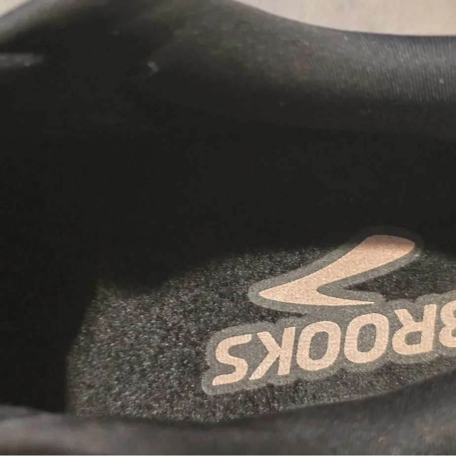 Brooks Black and Gray Running Shoes - Image 13