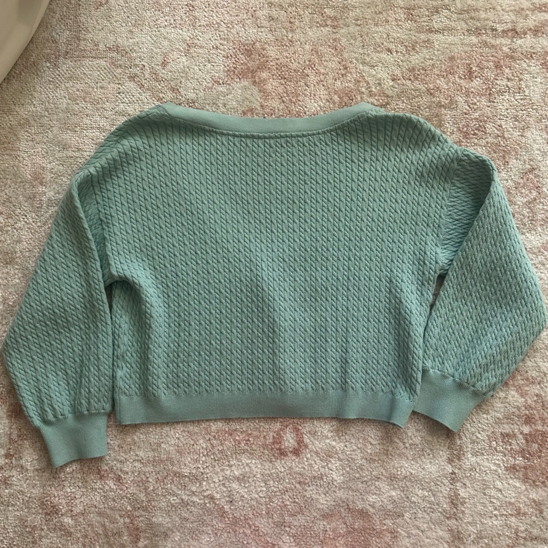 Alice + Olivia Zelina Deep V Cardigan Breeze - Image 3