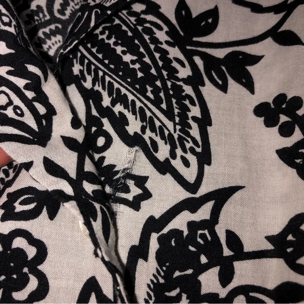 Pell & Co Black White Floral Shirtdress Size 2 Cotton Shark Bite Scarf Hem - Image 10