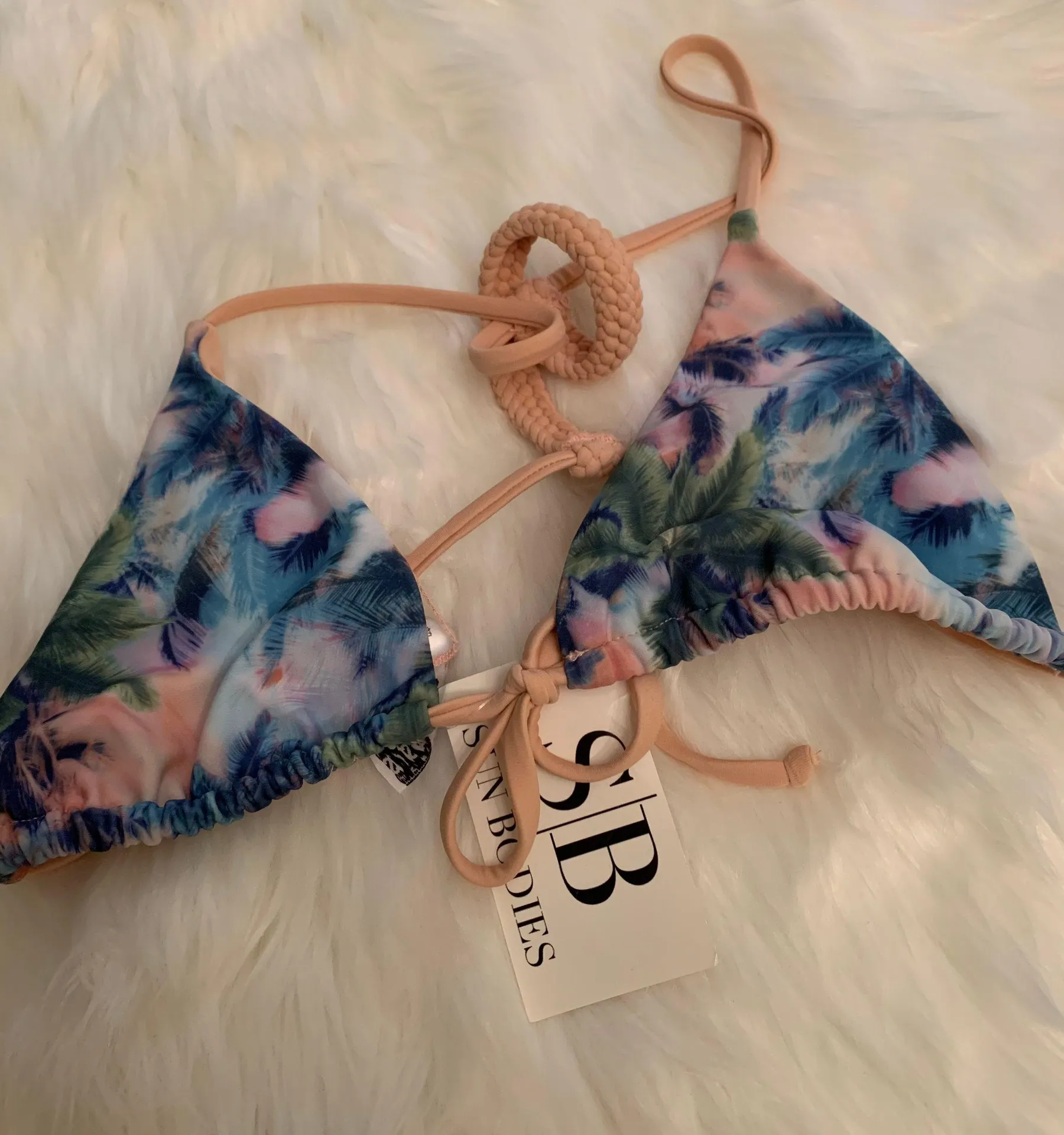 ✨NWT Dippin Daisys palm print racerback bikini top - Image 4