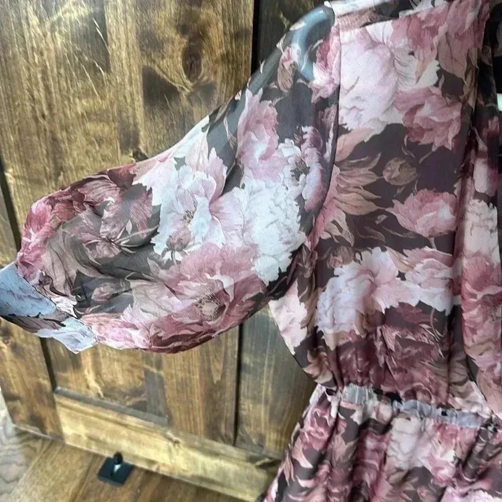 W of white dress size small floral dress - Image 3