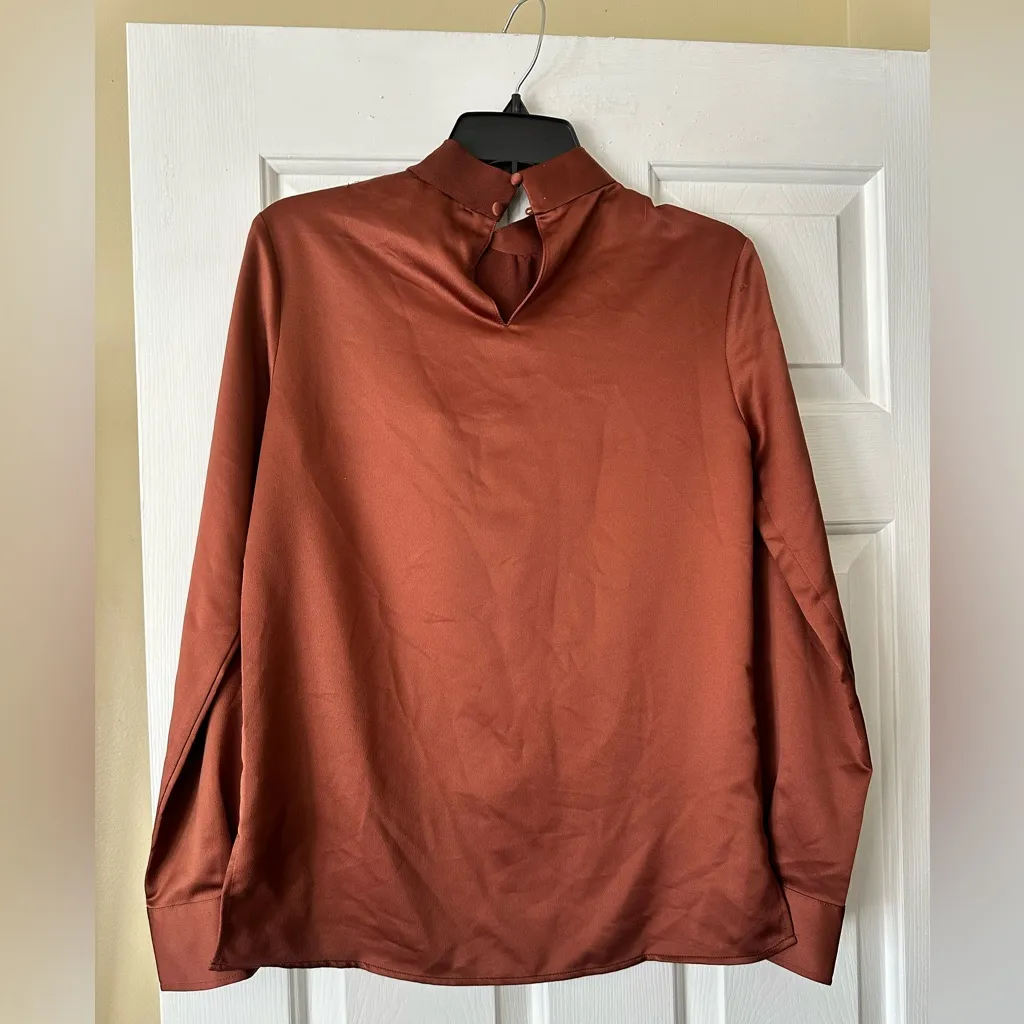 New Brown Lysse silky blouse. Long sleeves and high neck. Size XS - Image 6