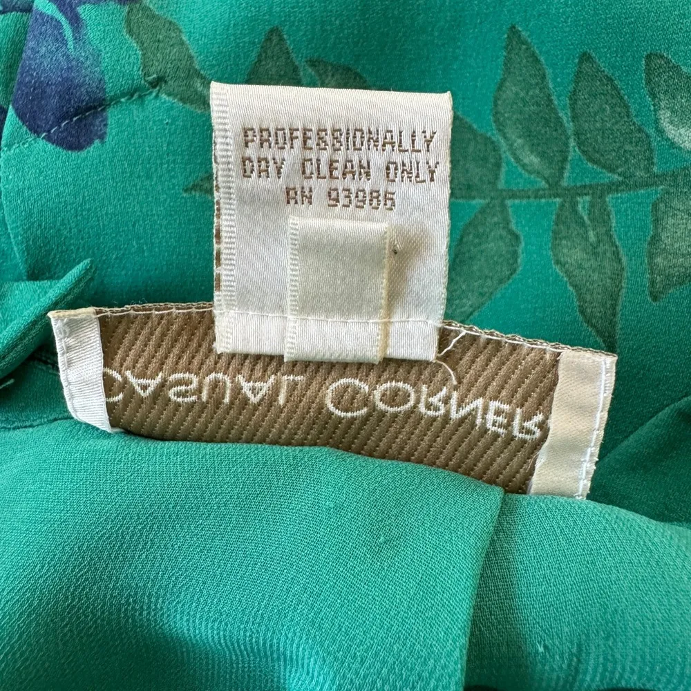 Vintage ‘90s Casual Corner Green Leaf Print 100% Silk Pencil Skirt Size 2 - Image 7