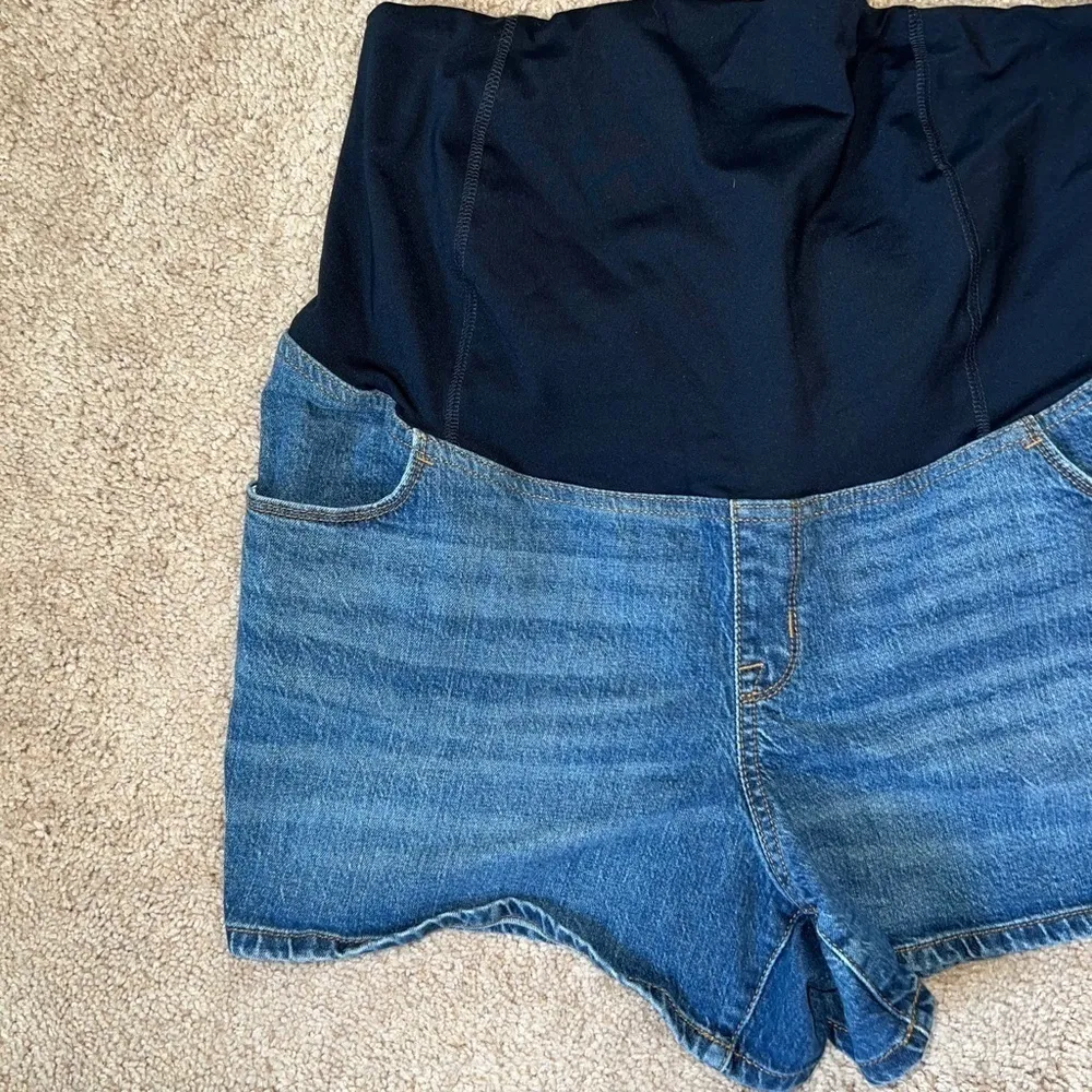 Isabel Maternity Medium Wash Crossover Panel Denim Midi Shorts women's size 14 - Image 2