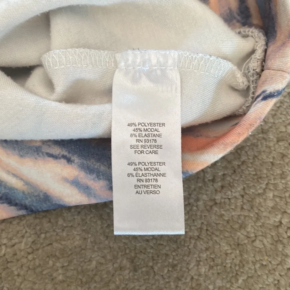 TEE Tahari Ombre Watercolor Stripe Cropped Short Sleeve Tee Shirt Womens Small - Image 3