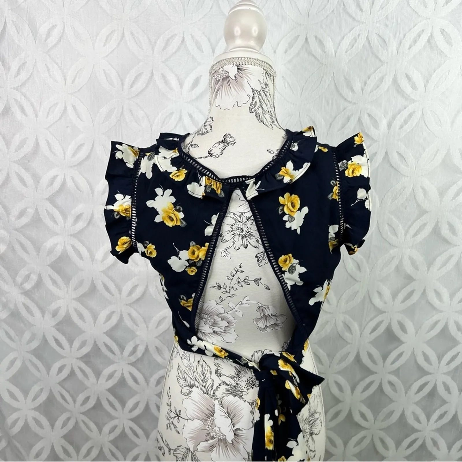 J‎ by JOA Navy Blue Floral Print Ruffle Trim Crop Top Women's Size S - Image 3