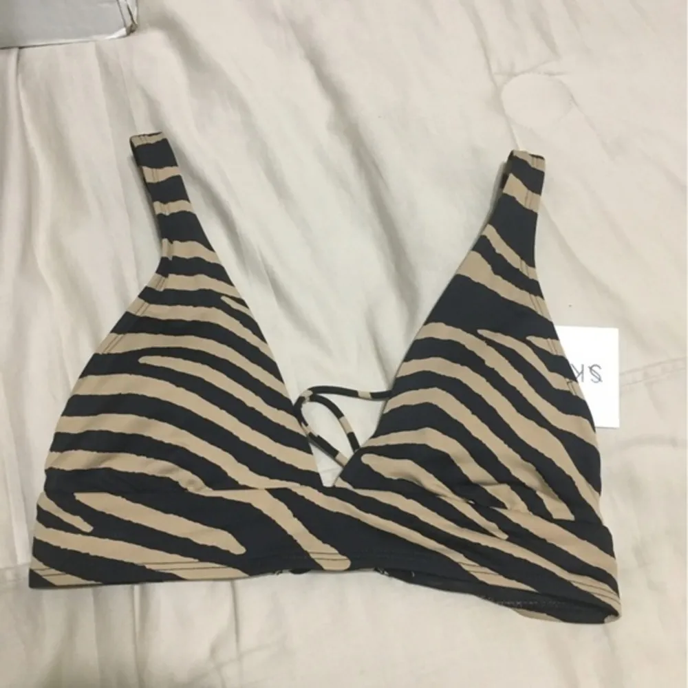 Skye Watamu Isabella Triangle woman’s size small animal print bikini top NWT - Image 2