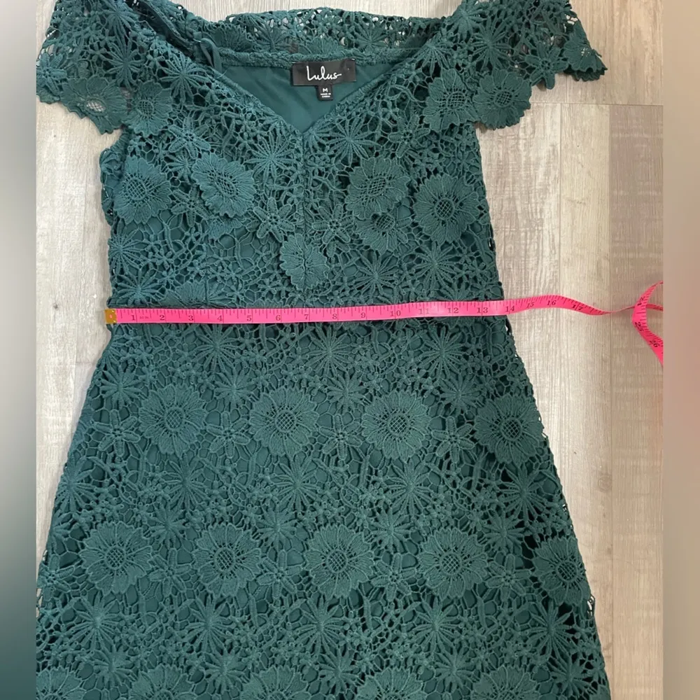 Lulu’s Crochet Cutie Forest Green Crochet Lace Off-the-Shoulder Dress. Size M - Image 6
