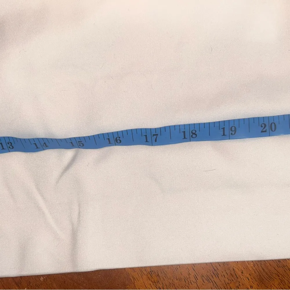 Brahmin Large White Dust Storage Bag. New. Unused. 22 in x 18.75 in - Image 2