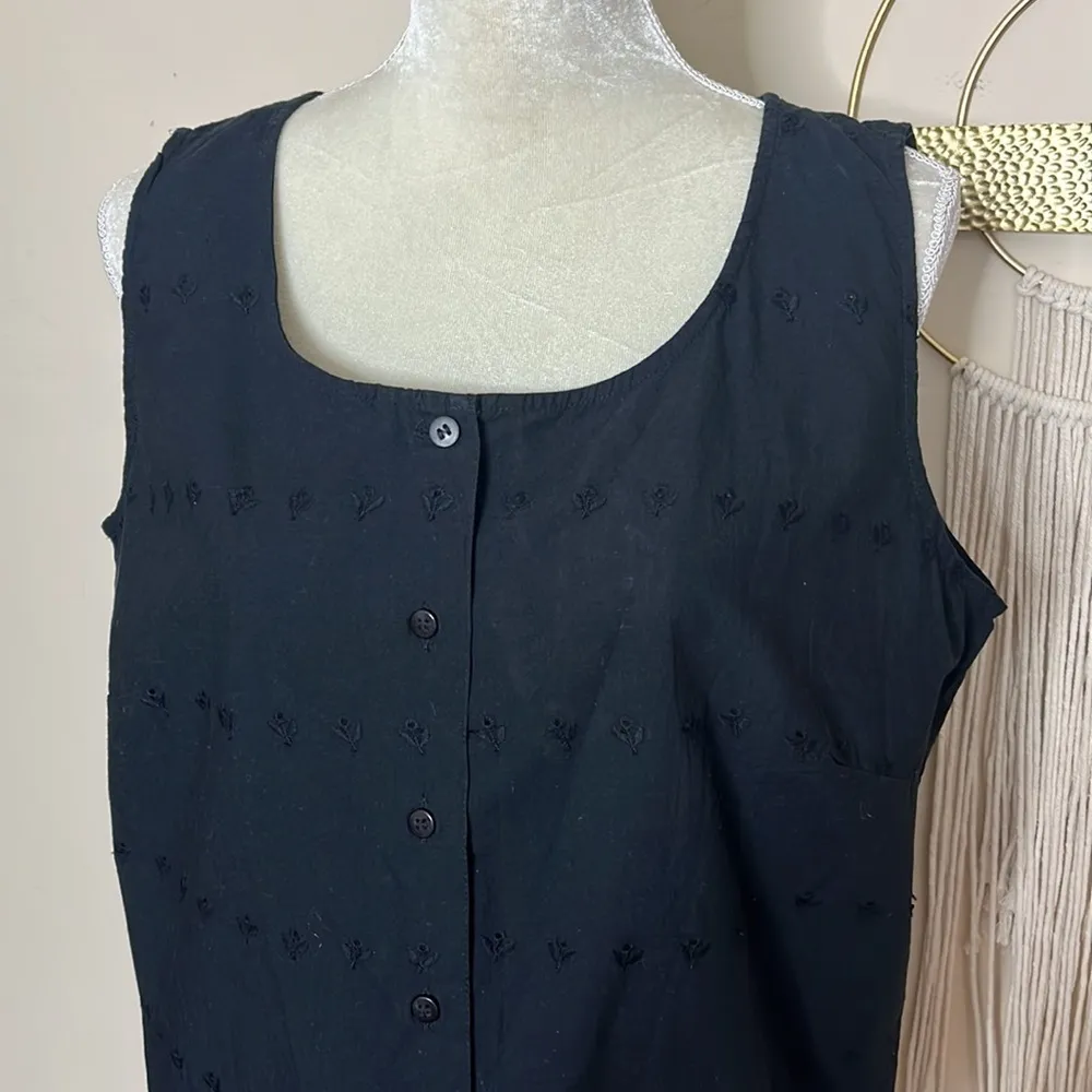 Vintage basic editions • eyelet sleeveless top - Image 4