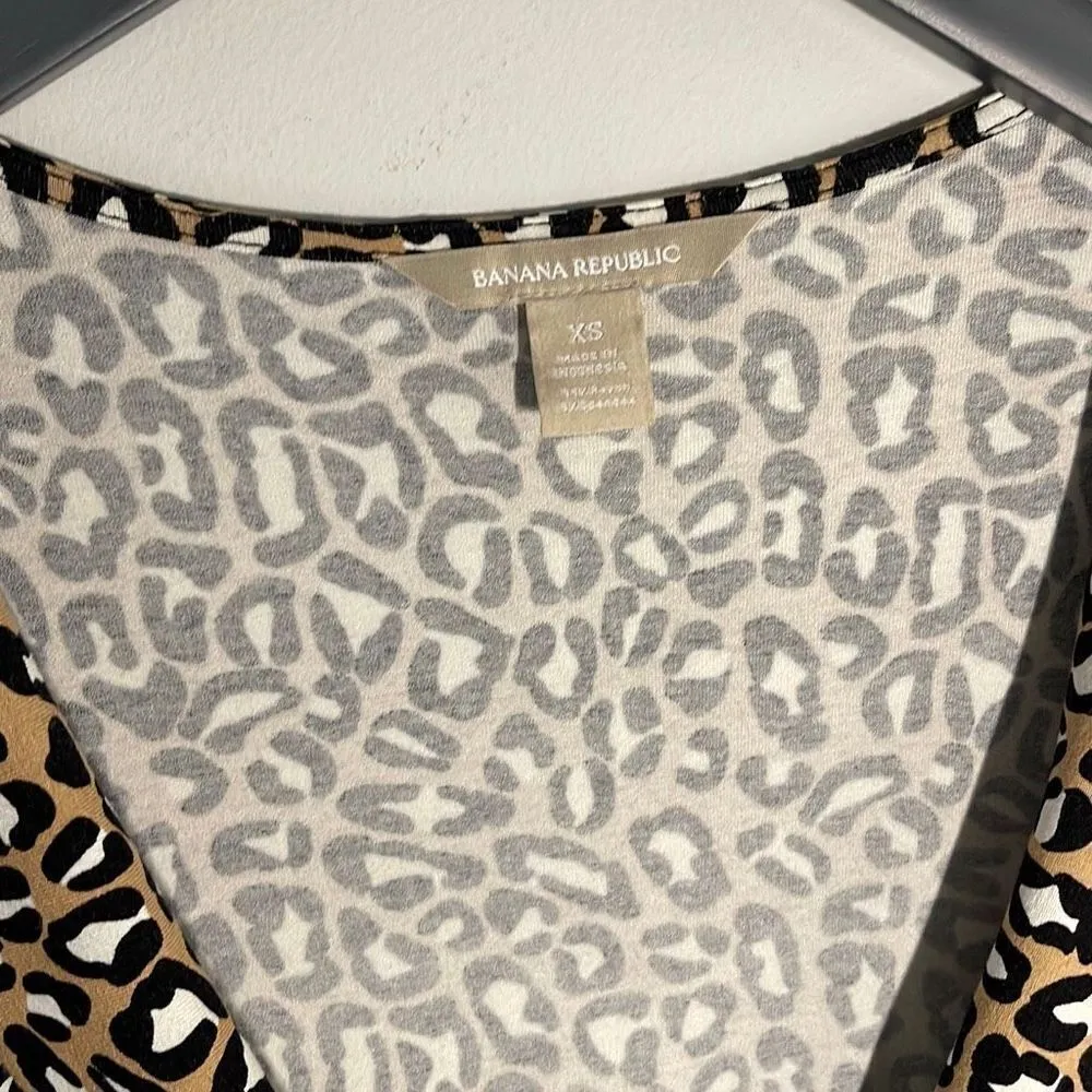 Banana Republic Wrap Dress. Size‎ XS Cheetah Print - Image 5
