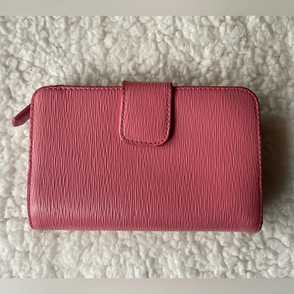 Prada VGUC AUTHENTIC  COMPACT WALLET IN BLUSH LEATHER - Image 2