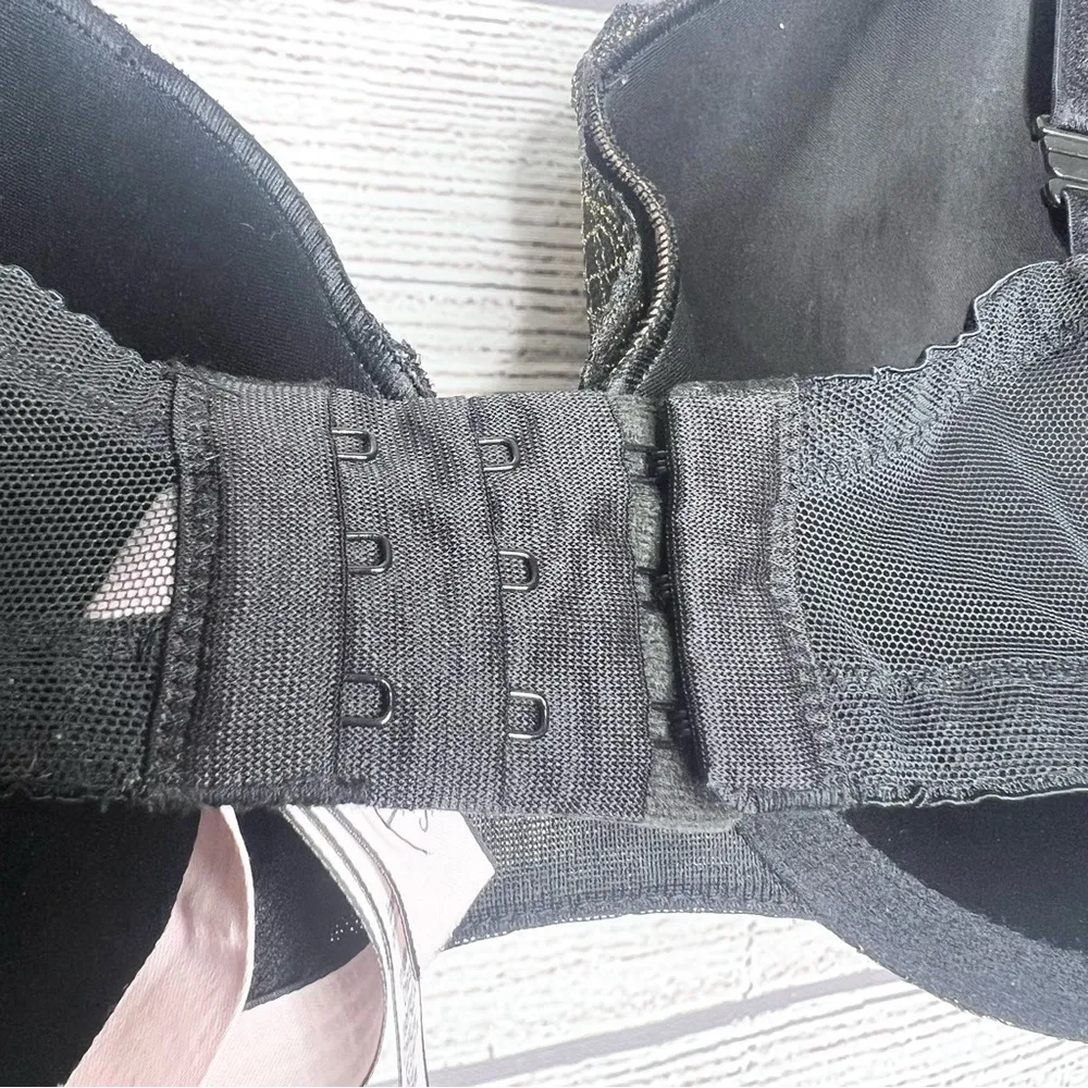 Victoria’s Secret Black & Gold Metallic Sparkle Lined Demi Bra Size 38DDD - Image 7