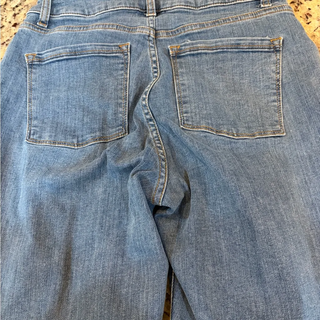 L.L. Bean Women's Straight Leg Jeans in Light Blue Size 8 - Image 7
