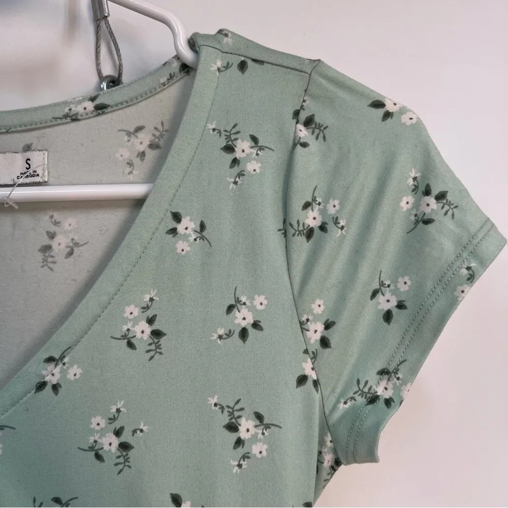 Hollister small Mint Green Floral babydoll Dress - Image 4