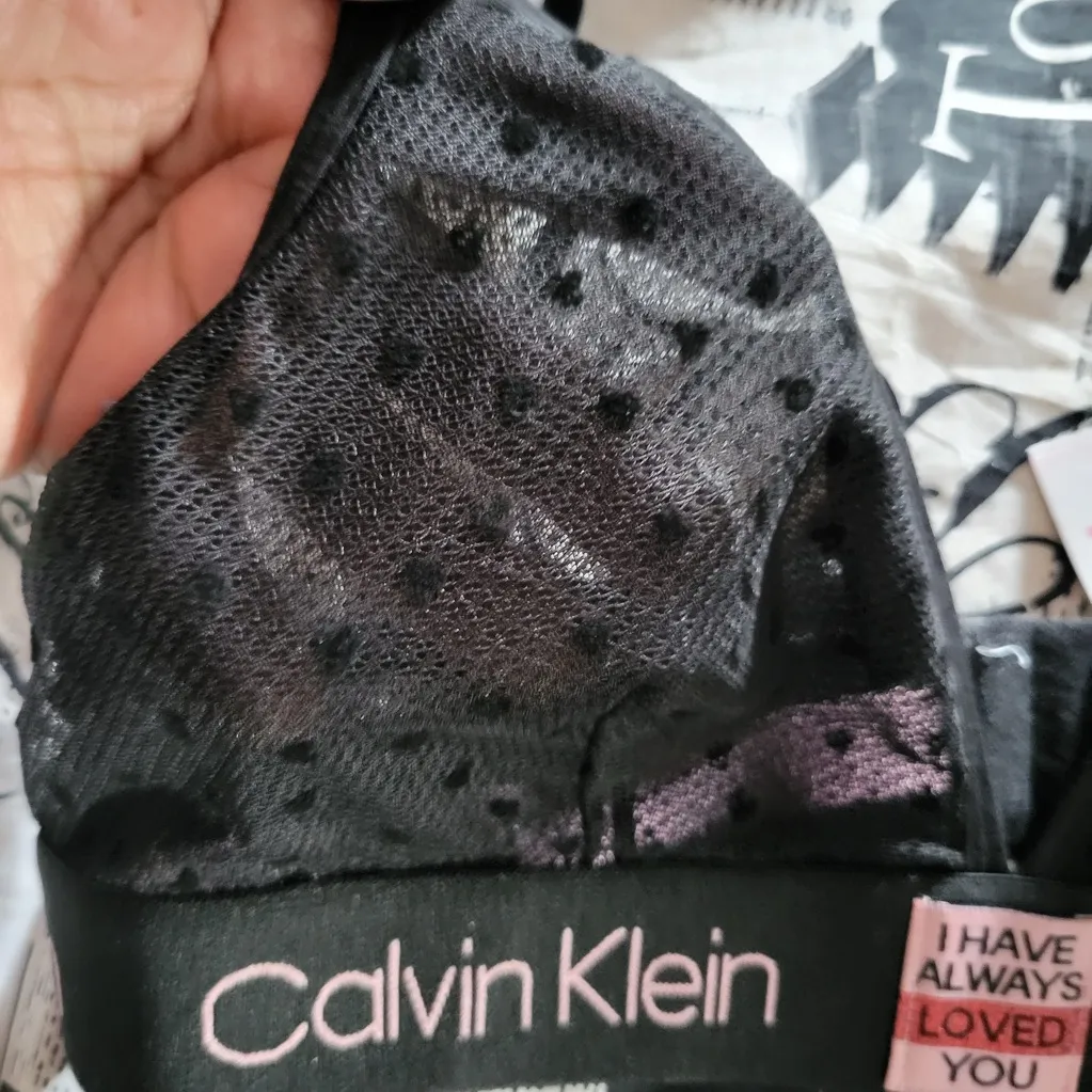 Calvin Klein Black  Mesh Heart Bralette Size Large - Image 4