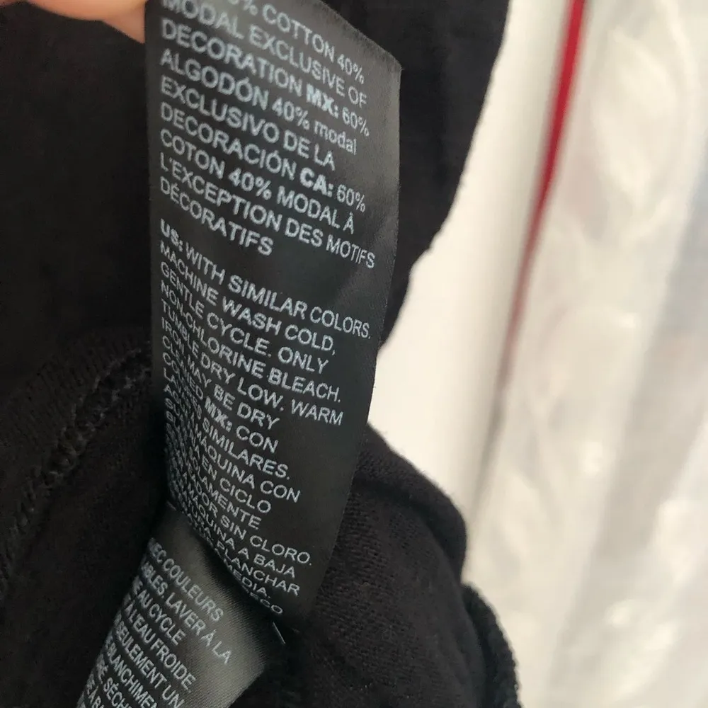 White House black market top t shirt, size medium - Image 10