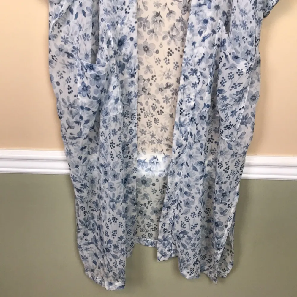 NWT Rachel Zoe Women’s One Size Floral Print Blue White Sheer Open Front Kimono - Image 3