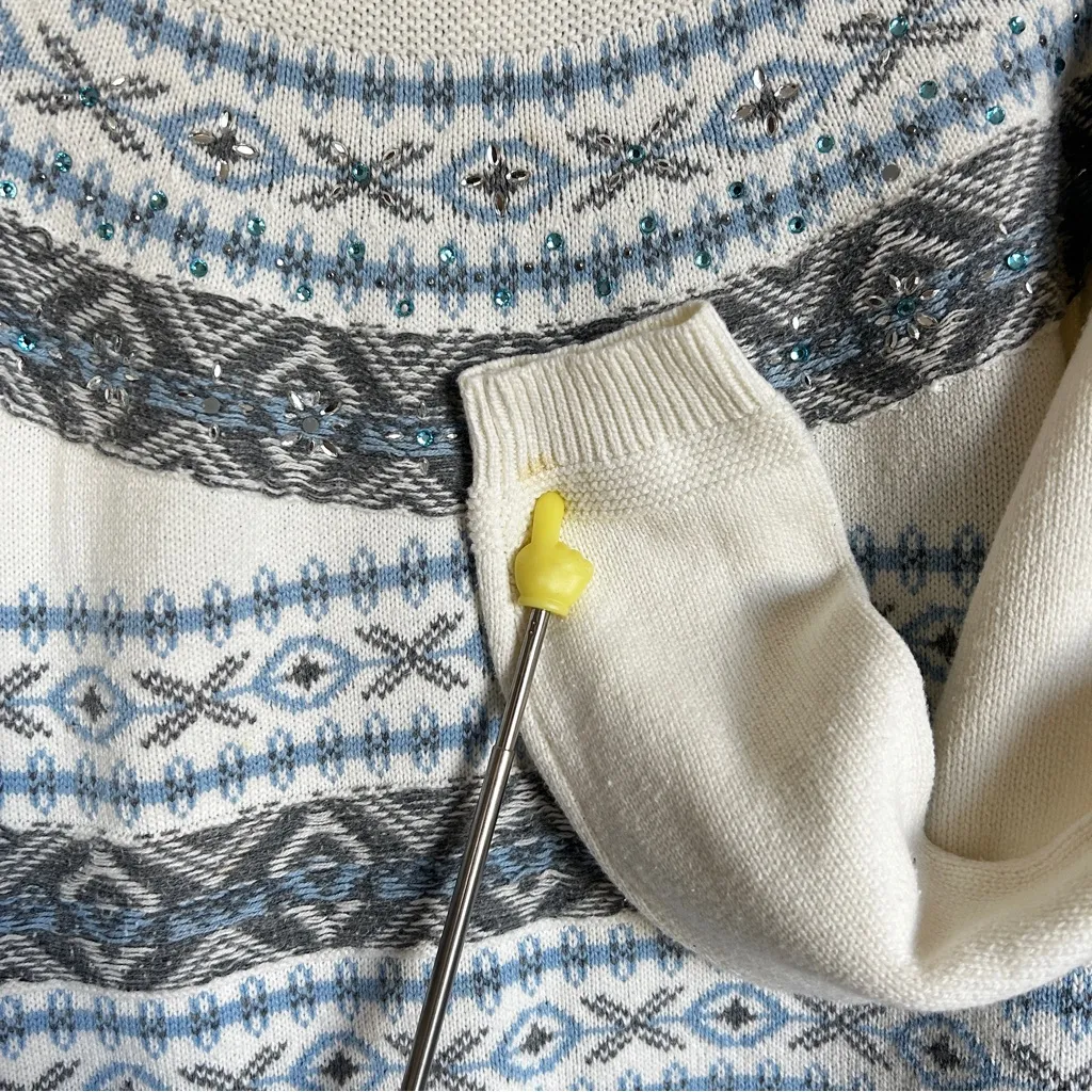 Vintage Draper’s & Damon’s Sparkly Fair Isle Sweater Winter Snowflakes FLAWED White Size undefined - Image 10