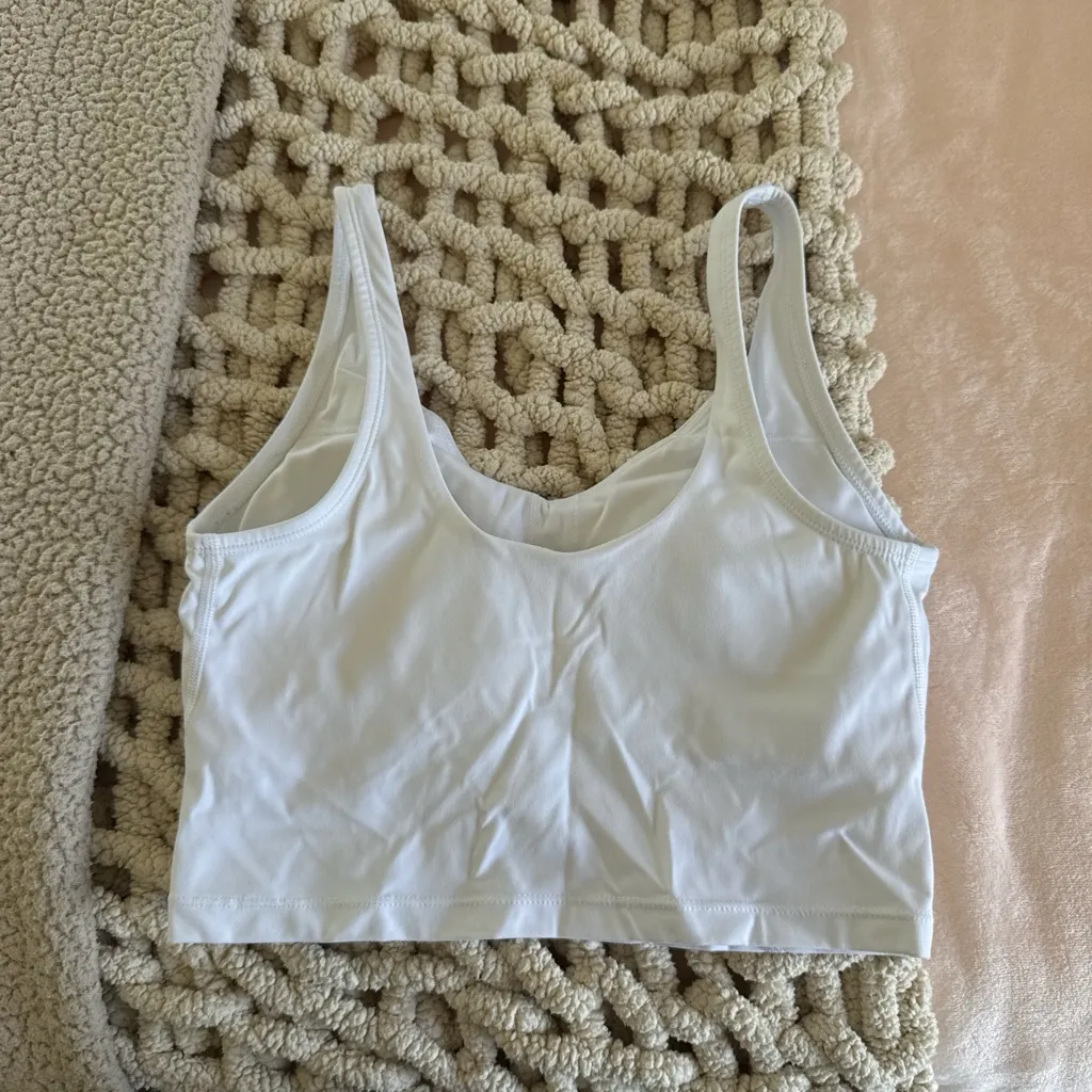 White athletic tank top Size 6 - Image 2