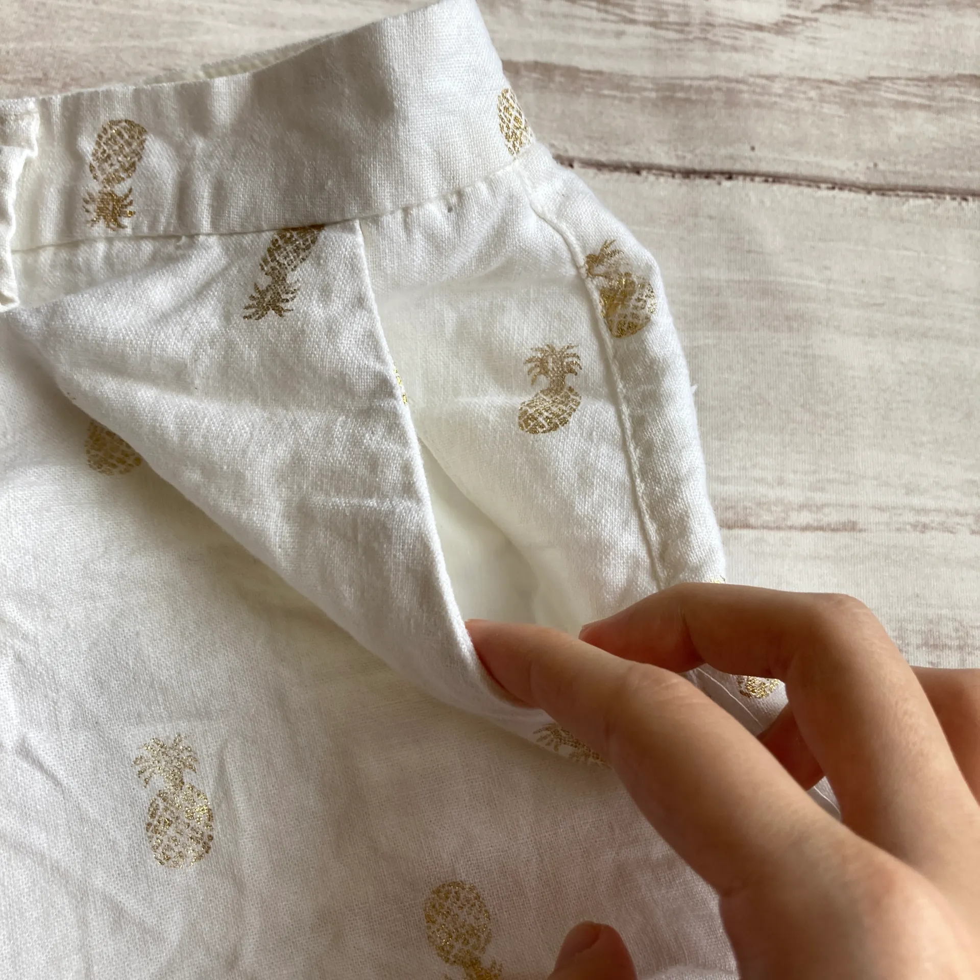 Linen Blend Loose Fit Pineapple Print White Summer Shorts Sz 2 - Image 3