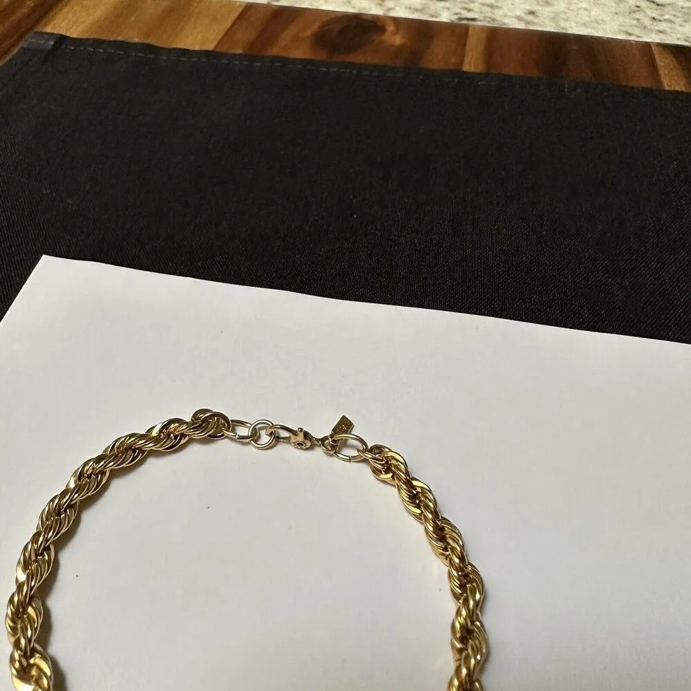 Women’s Vintage Signed Monet Gold Tone Chain Bracelet 7 1/4 Inch - Image 9