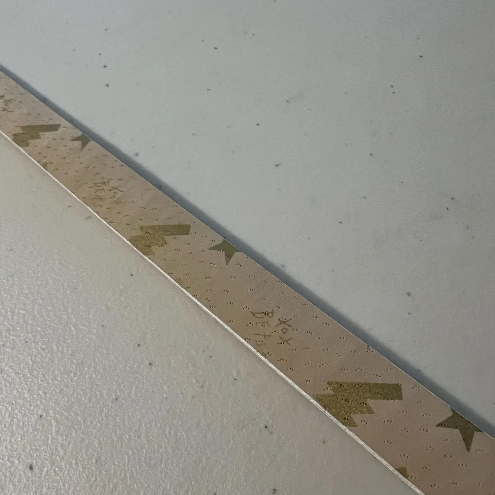 Betsey Johnson White Leather Skinny Thin Fish Embellished Buckle Belt Size Large - Image 7