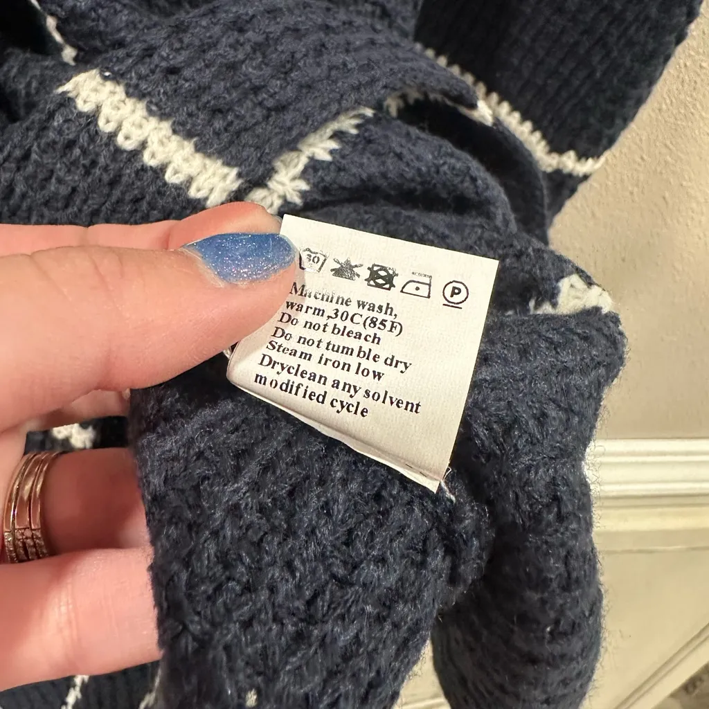 Navy Striped V - Image 4