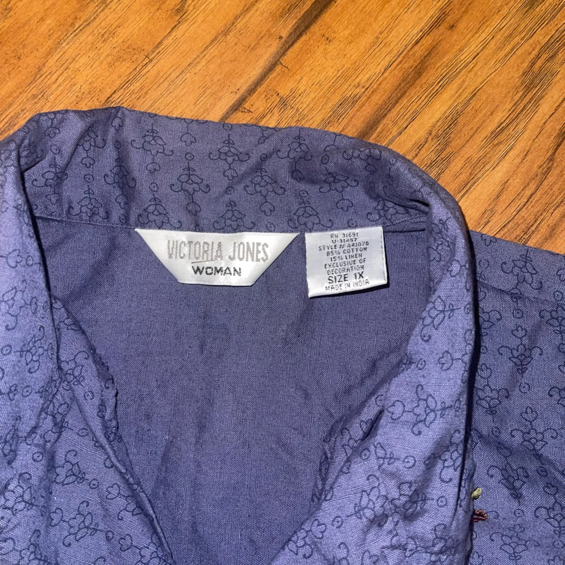 Vintage Victoria Jones Blue embroiled floral Button-Up Shirt top woman’s 1X 90s - Image 4