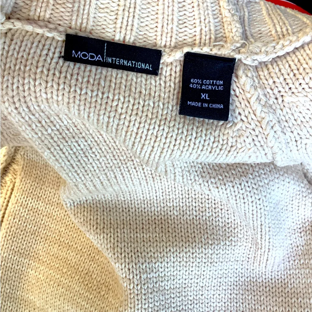 Nice sweater in longer length 🌸🌸LIKE NEW 🌸🌸 Size L - Image 3