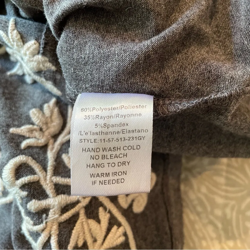 Grey & White Embroidered Ruffle Sleeveless Dress Medium - Image 7