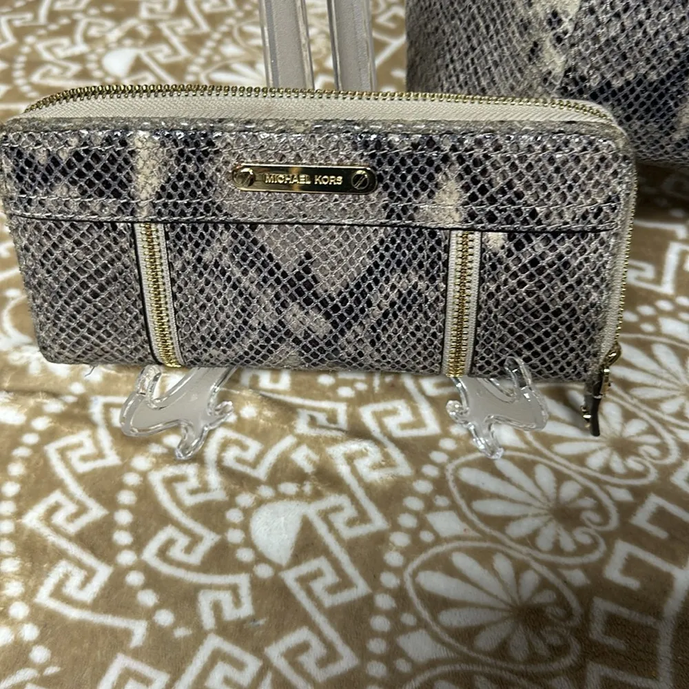 Rare Snake embossed Leather Moxley
Purse / Shoulder Bag with wallet - Image 3