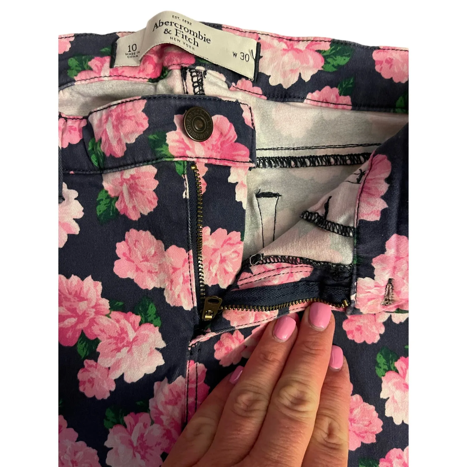 Abercrombie & Fitch Pink & Blue Floral Buttery Soft Stretch Ankle‎ Pants Size 10 - Image 5