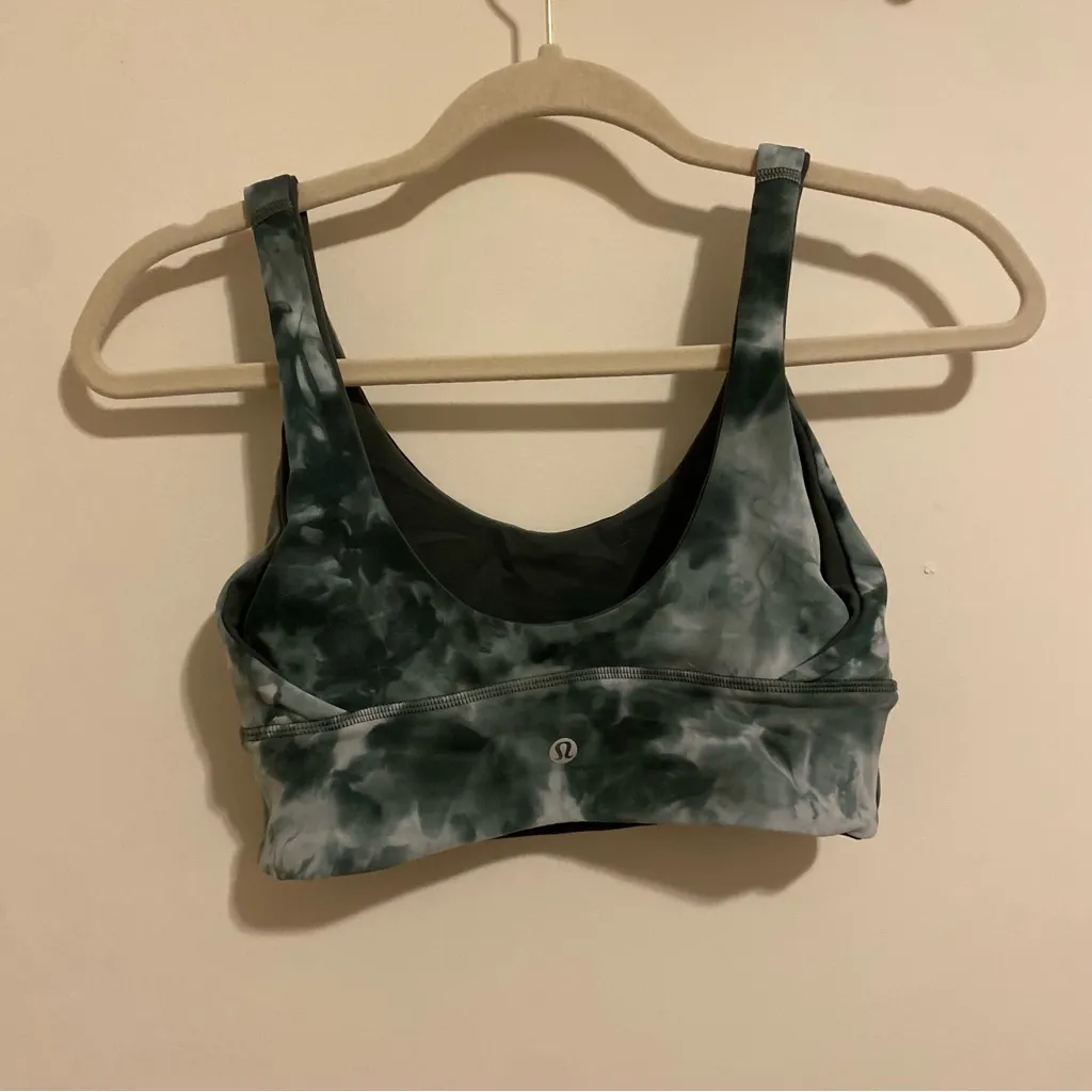 Lululemon Reversible Sports Bra size 6 - Image 3